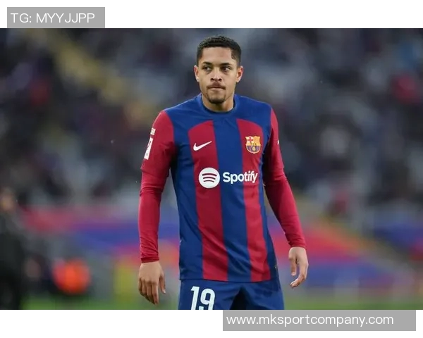 巴萨关注邓弗里斯解约金条款每年生效或将引发转会争夺战