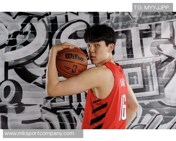 开拓者训练照曝光杨瀚森现身出战与否仍待确认