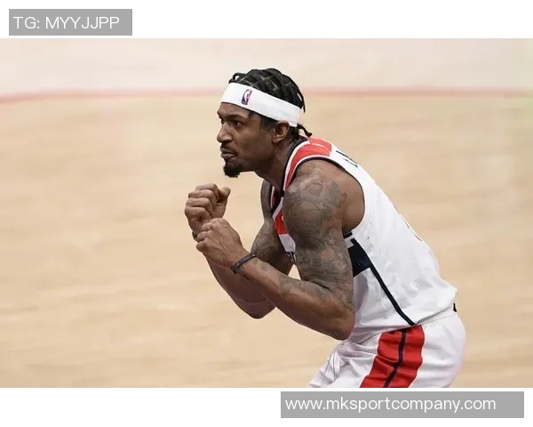 英媒报道卡拉菲奥里因髋部伤缺席下轮世预赛独自训练