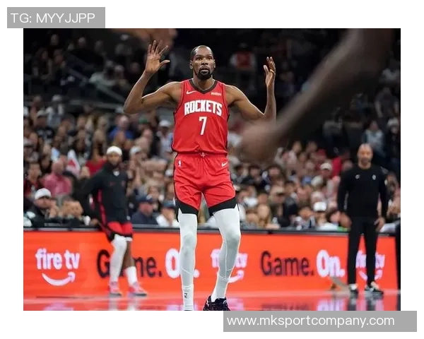 杜兰特直言球队下半场表现糟糕进攻缺乏目的防守松懈需改进 杜兰特直言球队下半场表现糟糕进攻缺乏目的防守松懈需改进