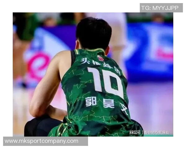 郭昊文表现出色尽管球队失利11投7中三分球命中率高达75砍下22分3篮板3助攻 郭昊文表现出色尽管球队失利11投7中三分球命中率高达75砍下22分3篮板3助攻